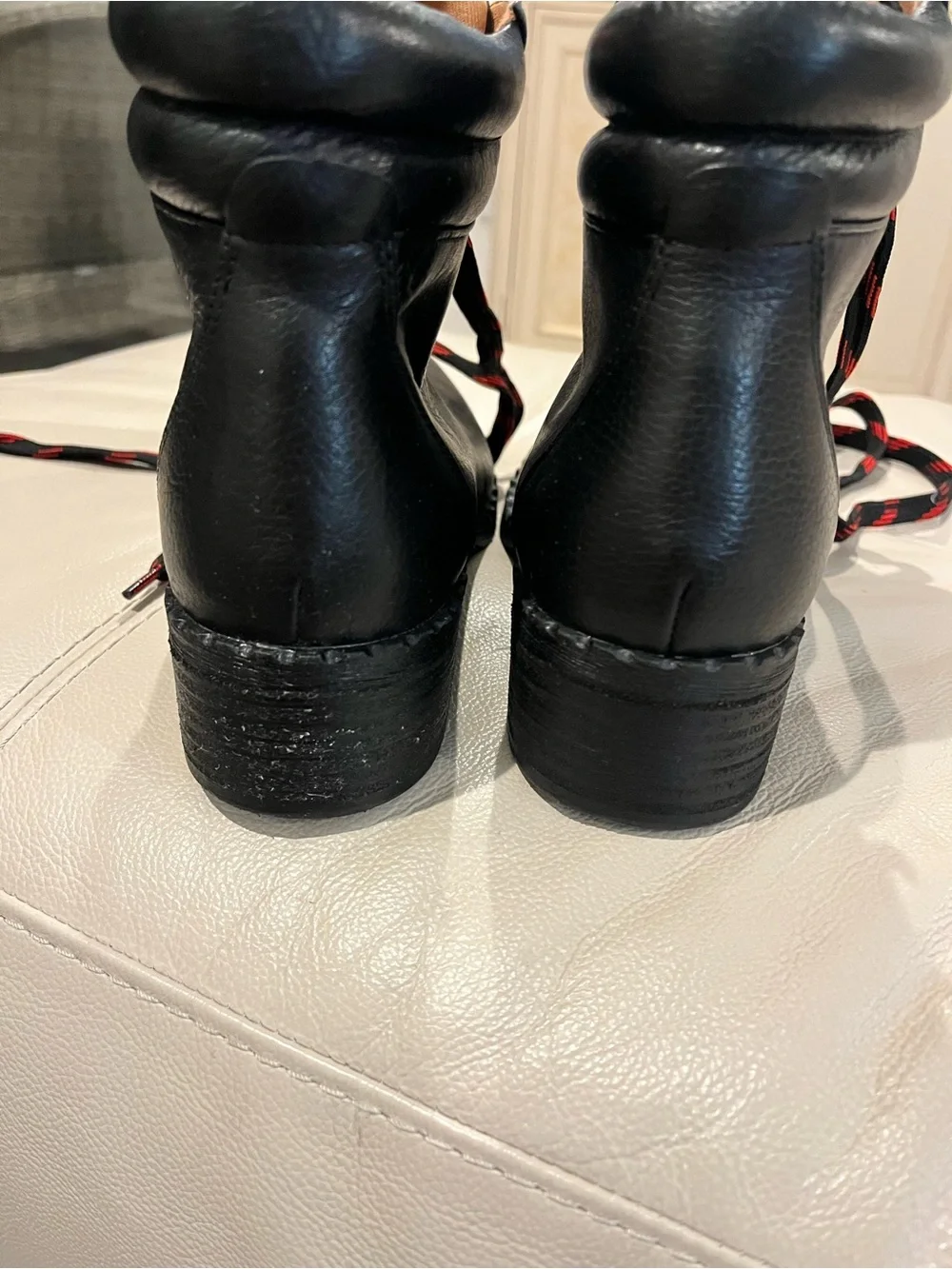 NWOT Gentle Souls by Kenneth Cole Women's Brooklyn Black Leather Lace Up Boots 9
